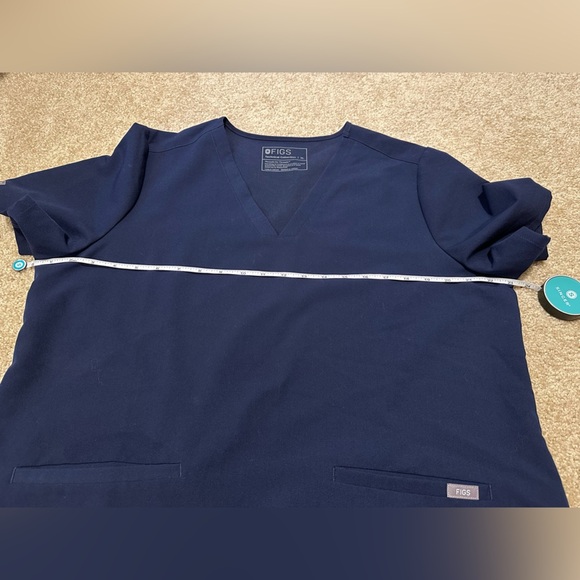 Casma Three-Pocket Scrub Top™ Navy Size XL - Picture 8 of 12